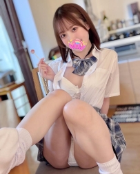 豊かで丸い胸 |完璧なタッチ  魅力的でコケティッシュ |少しセクシーなエレガントさ