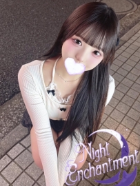 📧【2253】在校女大生顏值極高可愛活潑！160cm F杯想賺點錢提供女友式服務，直接抱緊