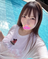 背が高くて胸が大きくて、見た目が良くて、可愛く振る舞うのが上手で、ガールフレンド