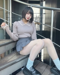 身長：160cm  年齢：21歲  カップ数：D罩杯  体重：46kg